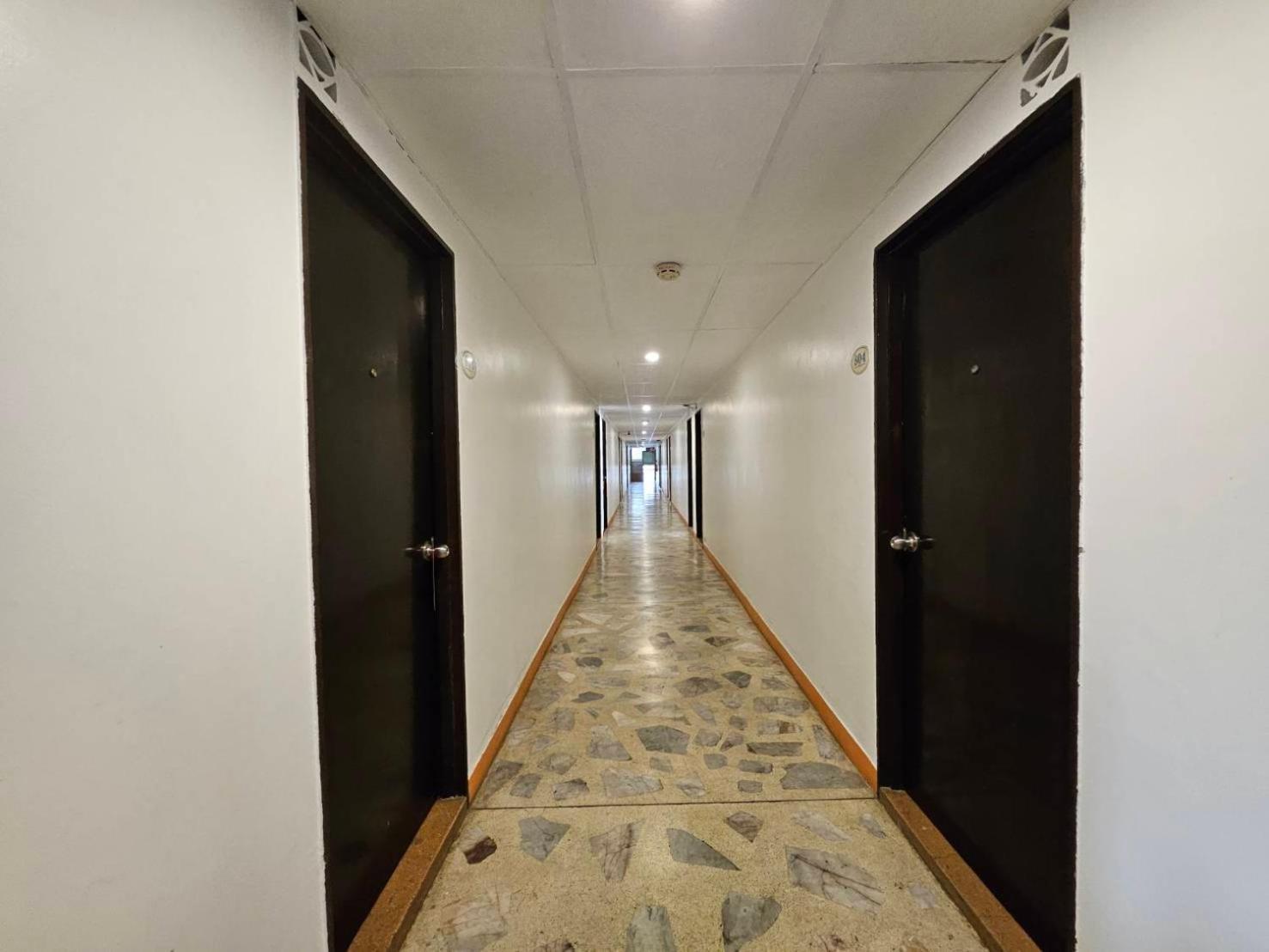 Crown Bts Nana Hotel Banguecoque Exterior foto