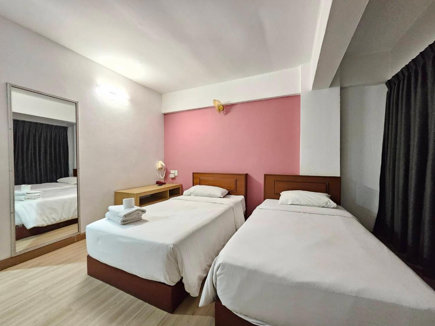 Crown Bts Nana Hotel Banguecoque Exterior foto