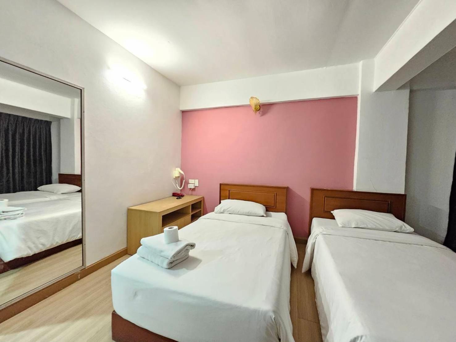 Crown Bts Nana Hotel Banguecoque Exterior foto
